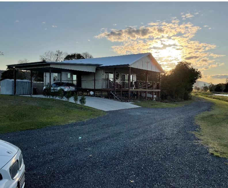 Water View Country Cottage Yandina Creek Exterior foto